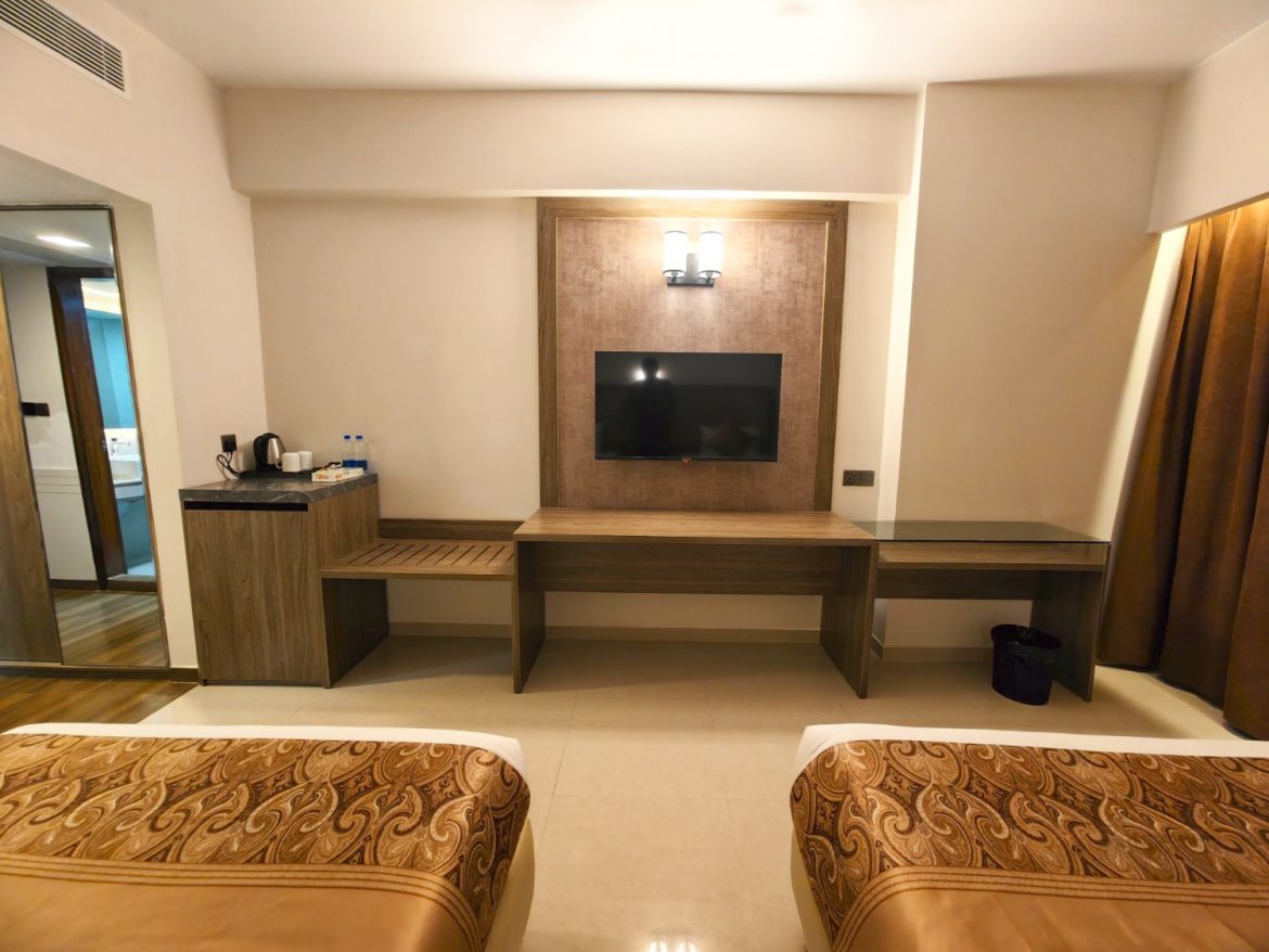 Standard Deluxe Twin - Hill View