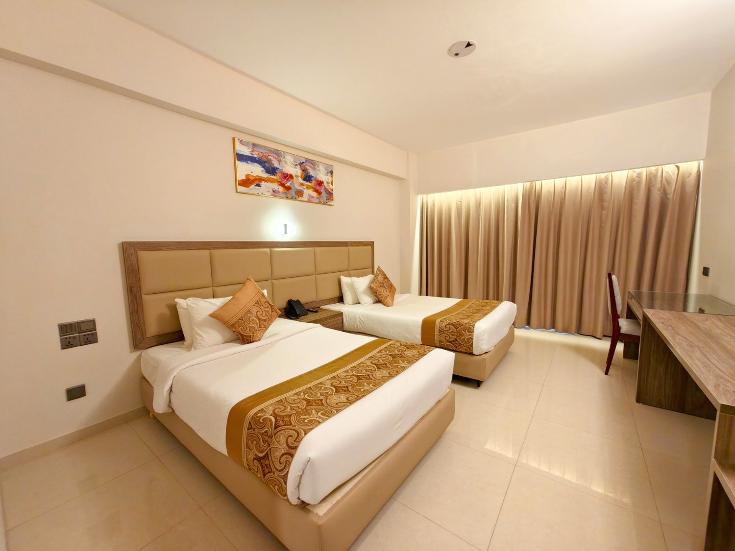 Premier Deluxe Twin - Side Sea View