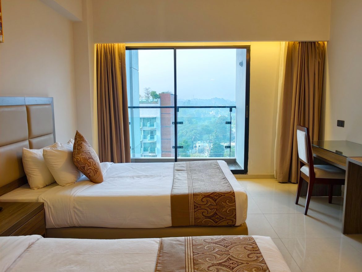 Premier Deluxe Twin - Side Sea View