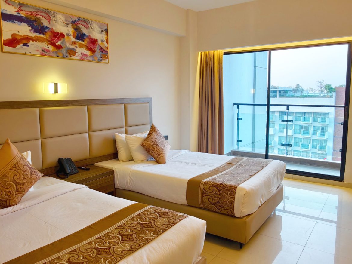 Premier Deluxe Twin - Side Sea View